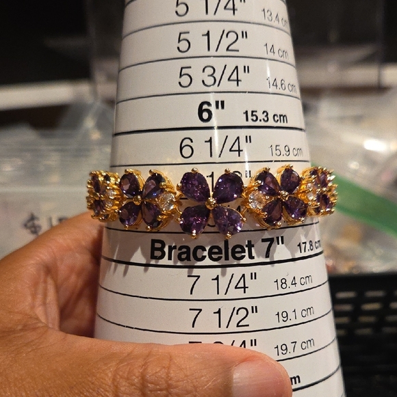 Elegant Gold and Purple Floral Bracelet - Picture 2 of 4